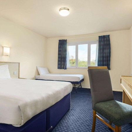 Days Inn Sutton Scotney North Dış mekan fotoğraf